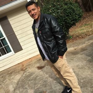 Meet your Posher, Luis edgardo